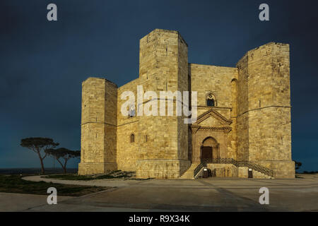 Die magische Castel del Monte, Residenz von Kaiser Friedrich II. Stockfoto