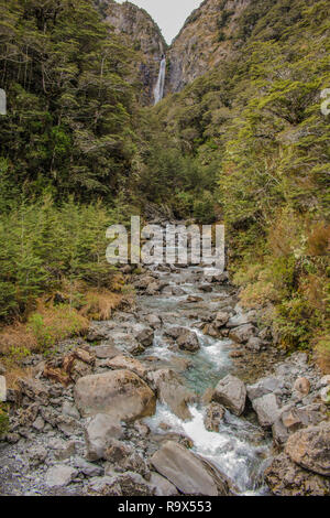 Devil's Punchbowl Wasserfall in Arthur's Pass National Park, Neuseeland Stockfoto