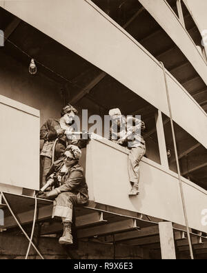 Holzhacker. Frauen Krieg von Marinship Corp, 1942 Stockfoto