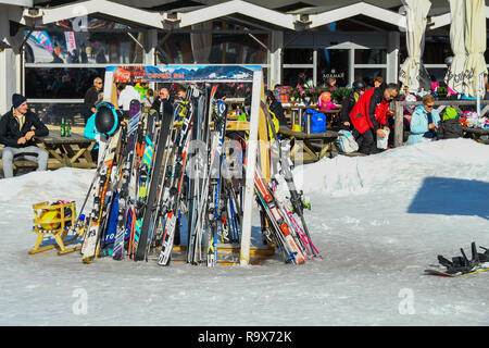 Kranjska Gora, Slowenien - 25. Januar 2018: Die Pisten von Kranjska gora Ski Resort sind beliebt bei Touristen im Winter. Kranjska Gora ist Host zu FIS Stockfoto