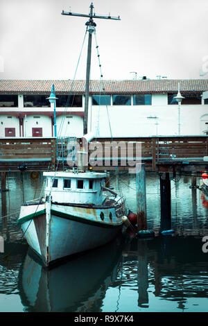 SAN FRANCISCO, Kalifornien - 31. Juli 2016: Ansicht von Fisherman's Wharf in San Francisco mit Booten und Pier Stockfoto