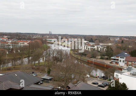 Blick von oben auf ein Riesenrad wheal auf dem Weihnachtsmarkt in Meppen emsland Deutschland Stockfoto