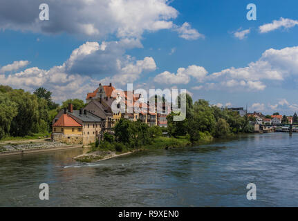 Regensburg, Deutschland - in zwei Hälften geteilt, die von der Donau, Regensburg ist ein UNESCO Weltkulturerbe wegen seiner wunderbaren mittelalterlichen Architektur Stockfoto