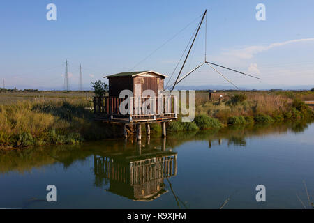 Holz- Angeln Haus entlang des Kanals in Cervia Ravenna Provinz. Italien Stockfoto