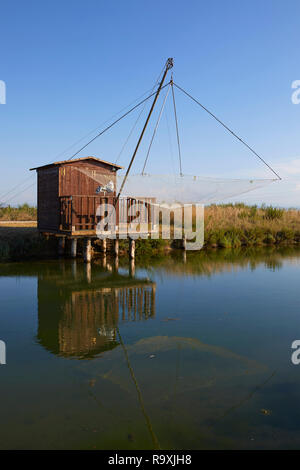 Holz- Angeln Haus entlang des Kanals in Cervia Ravenna Provinz. Italien Stockfoto