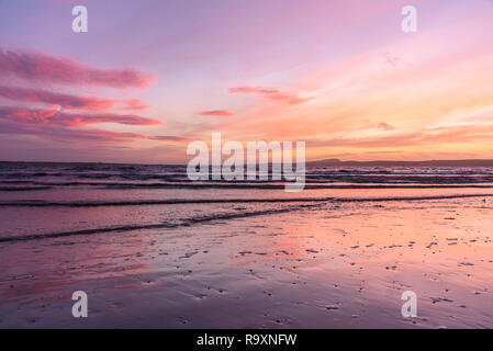 Sonnenuntergang über Loch Indaal, in der Nähe von Bridgend, Islay, Innere Hebriden, Argyll and Bute, Schottland Stockfoto