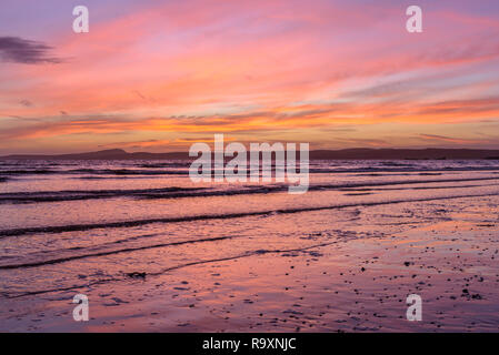 Sonnenuntergang über Loch Indaal, in der Nähe von Bridgend, Islay, Innere Hebriden, Argyll and Bute, Schottland Stockfoto