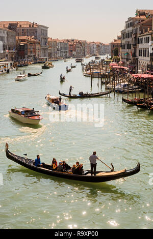 Gondelfahrt auf den Canal Grande, Venedig Stockfoto