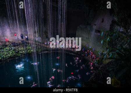 Ik Kil Cenote, Chichen Itza, Mexiko Stockfoto