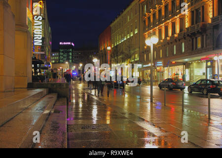 Stuttgart, Deutschland - Jan 05, 2018: Straße in Weihnachten und Silvester Abend Stockfoto