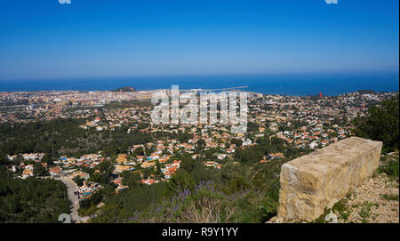 Denia village Luftaufnahme von Camino de La Colonia Track in Alicante Spanien Stockfoto