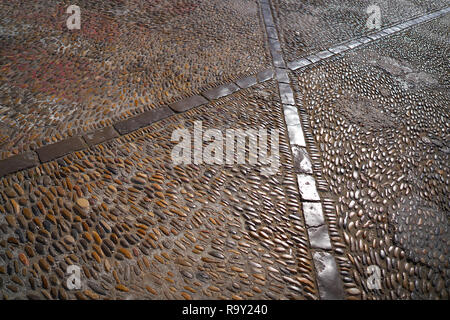 Peniscola Detail der Stock rolling stones Mosaik in Castellon, Spanien Stockfoto