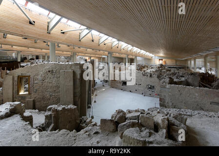 Das Dreieck Quadrat in Akrotiri, einer Bronzezeitlichen minoischen Siedlung auf der griechischen Insel Santorin (Thera), Griechenland. Die Siedlung wurde destroye Stockfoto