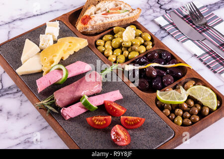 Gesunde türkischen Stil Frühstück am Morgen. Stockfoto