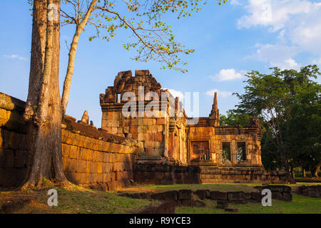 Prasat Muang Tam (tiefland Burg) mit Reflexion, Provinz Buriram Thailand Stockfoto