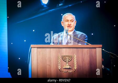 JERUSALEM, Israel. Juni 14, 2016. Israelischer Ministerpräsident Benjamin Netanjahu geben eine Adresse an Menschen der Kanal 9' des Jahres 2016" Preisverleihung. Stockfoto