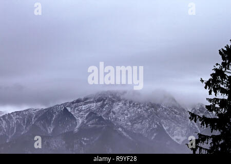 Blick von Gubalowka (1.126 m) auf der Oberseite der Tatra, Zakopane, Poalnd Stockfoto