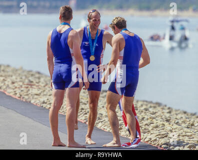 Sydney, Australien, GBR M 4-, Goldmedaillengewinner bei den Herren vier, Bug, James CRACKNELL, Nr. 2, Steve Redgrave, Nr. 3, Tim FOSTER und Schlaganfall, Matthew Pinsent, 2000 Olympische Regatta, West Lakes Penrith. NSW. [Pflichtfeld Kredit. Peter Spurrier/Intersport Bilder] Stockfoto