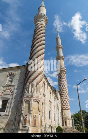 EDIRNE, Türkei - 26. MAI 2018: Außenansicht der Uc Serefeli Moschee Moschee im Zentrum der Stadt Edirne, Osten Thrakien, Türkei Stockfoto