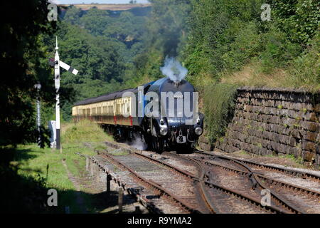 60007 Sir Nigel Gresley Dampflok auf der North Yorkshire Moors Railway in Goathland. Stockfoto