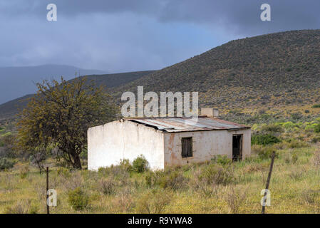 Cederberge, SÜDAFRIKA, 27. AUGUST 2018: eine Ruine in der Nähe von Mertenhof auf der Straße zwischen Wupperthal und Clanwilliam in der cederberg Mountains der Benachrichtigen Stockfoto