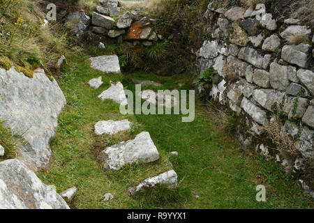 Chysauster. Romano-British Siedlung, von der mittleren Eisenzeit belegt bis zum Ende der römischen Besatzung 4. Jahrhundert n. Das Dorf Stein-Wal Stockfoto