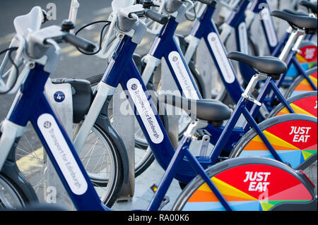 Einfach Essen gesponsert Fahrradverleih Teil der Transport für Edinburgh Fahrrad mieten Netzwerk im Zentrum der Stadt. Stockfoto