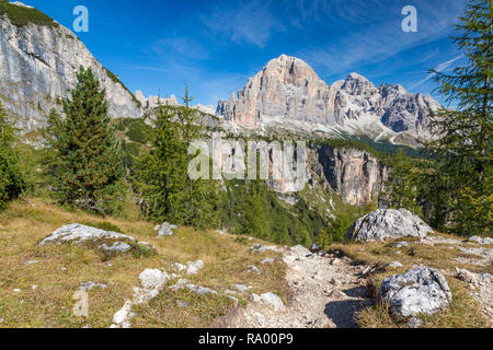 Wandern rund um den Cinque Torri in den Dolomiten in Norditalien, Europa Stockfoto