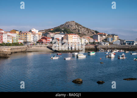 Fischerhafen von muxi, einer kleinen Küstenstadt und Reiseziel an der Küste des Todes, La Coruna, Galicien, Spanien Stockfoto