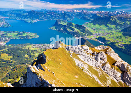 Vierwaldstättersee und die Alpen Gipfel Luftaufnahme von Pilatus, alpine Landschaft der Schweiz Stockfoto