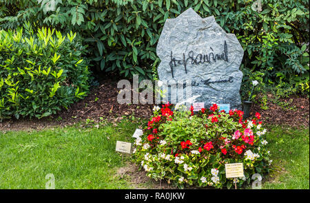 Grab des Jazzmusikers und Komponisten Joe Zawinul und seiner Frau maxine mit dem Zentralfriedhof, Grabstätte der Jazz Musiker und Komponist Joe zaw Stockfoto