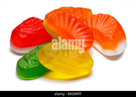 Farbenfroh Gummibärchen Bonbons auf weißem Hintergrund Stockfoto