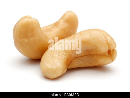 Geröstete Cashewnüsse auf weißem Hintergrund. Makro, Studio shot Stockfoto