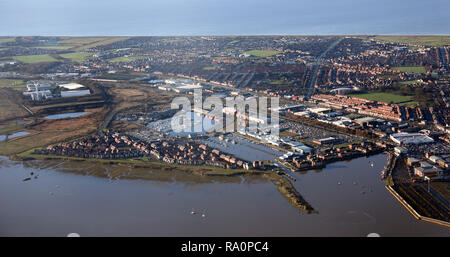 Luftaufnahme über den Fluss Wyre in Richtung Fleetwood in Lancashire Stockfoto