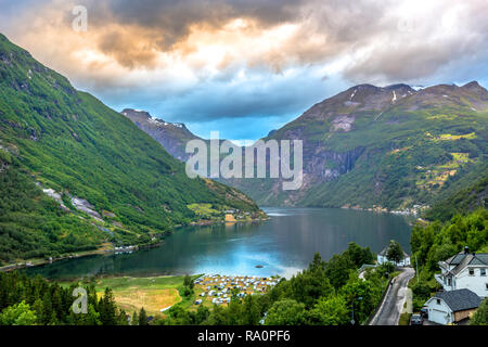 Die Fjorde von Norwegen in einer späten Sonnenuntergang Stockfoto