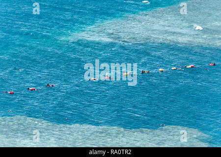 Blue Hole ist ein beliebter tauchen Lage im Osten Sinai, wenige Kilometer nördlich von Dahab, Ägypten an der Küste des Roten Meeres. Stockfoto