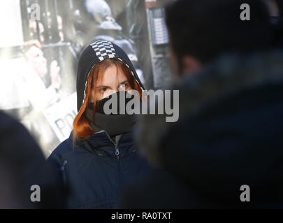 Barcelona/Spanien - Dezember 21, 2018: Anti clash Ausschreitungen der Polizei gegen Demonstranten während der Proteste gegen die Feier des Spanischen Stockfoto
