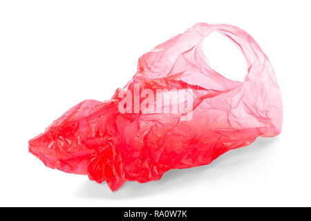 Leeres rotes Plastik Müllsack auf weißem Hintergrund, Beschneidungspfade um die Tasche, nicht um den Schattenwurf, enthalten. Stockfoto