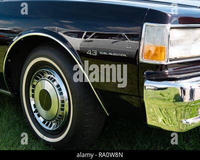 Kiew, Ukraine - 28. APRIL 2018: Seite closeup Schuß von Vintage Classic American Lincoln Stockfoto