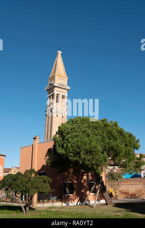 Schiefe Turm, Burano, Venedig, Italien. Stockfoto