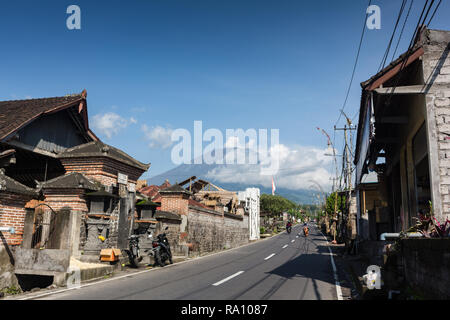Ausbruch des Vulkans Agung auf Bali Insel Stockfoto