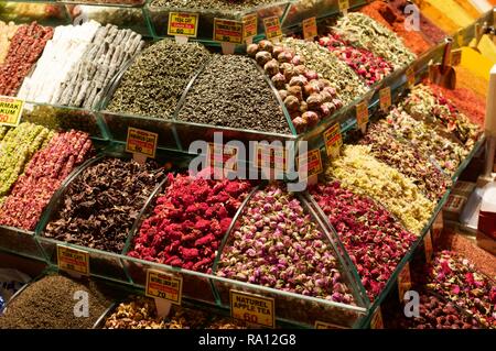 Kräutertees zum Verkauf an der Ägyptischen Basar, Istanbul Stockfoto