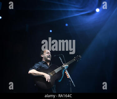 Miami Beach, FL, USA. 28 Dez, 2018. Die Dave Matthews Band führt während des Capital One Beach Bash am 28. Dezember in Miami Beach, Florida, 2018. Quelle: MPI04/Medien Punch/Alamy leben Nachrichten Stockfoto