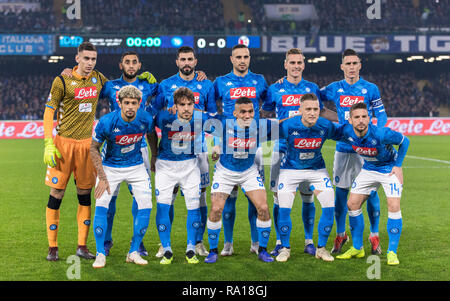 Neapel, Kampanien, Italien. 29 Dez, 2018. Napoli Team Line-up Während der Serie ein Fußballspiel zwischen SSC Napoli und FC Bologna San Paolo Stadions. Credit: Ernesto Vicinanza/SOPA Images/ZUMA Draht/Alamy leben Nachrichten Stockfoto