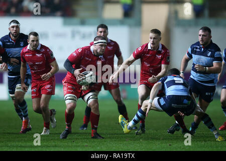 Llanelli, Wales, UK. 29. Dezember 2018. Wird Boyde der Scarlets © in Aktion. Scarlets v Cardiff Blues Rugby, Guinness Pro 14 im Parc y in Llanelli Scarlets, South Wales am Samstag, den 29. Dezember 2018. Bild von Andrew Obstgarten/Andrew Orchard sport Fotografie/Alamy leben Nachrichten Stockfoto