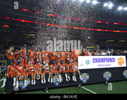Arlington, Texas, USA. 29 Dez, 2018. Clemson genießen ihre Gewinn über Notre Dame. Credit: Hoss McBain/ZUMA Draht/Alamy leben Nachrichten Stockfoto