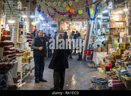 Erbil, Irak. 18 Dez, 2018. Händler bieten ihre Waren an das erbil Basar. Credit: Jens Büttner/dpa-Zentralbild/ZB/dpa/Alamy leben Nachrichten Stockfoto