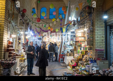 Erbil, Irak. 18 Dez, 2018. Händler bieten ihre Waren an das erbil Basar. Credit: Jens Büttner/dpa-Zentralbild/ZB/dpa/Alamy leben Nachrichten Stockfoto