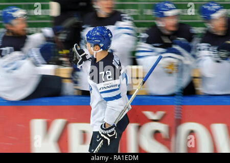 Prag, Tschechische Republik. 14. Mai 2015. Der Eishockey-WM 2015, am 14. Mai 2015, im, Prag, Tschechien. Das Viertelfinale Finnland gegen Tschechien, 3:5. Joonas Donskoi (72) aus Finnland. *** Local Caption *** Joonas Donskoi (72) Finnlands während der 2015 IIHF Eishockey Weltmeisterschaft guarter Finale zwischen Finnland vs Tschechien in der O2 Arena in Prag, Tschechische Republik, 14. Mai 2015. Credit: Slavek Ruta/ZUMA Draht/Alamy leben Nachrichten Stockfoto