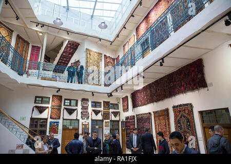 Erbil, Irak. 18 Dez, 2018. Blick in den Teppich Museum auf der Zitadelle von Arbil. Die Zitadelle ist ein UNESCO-Weltkulturerbe seit 2014. Credit: Jens Büttner/dpa-Zentralbild/ZB/dpa/Alamy leben Nachrichten Stockfoto